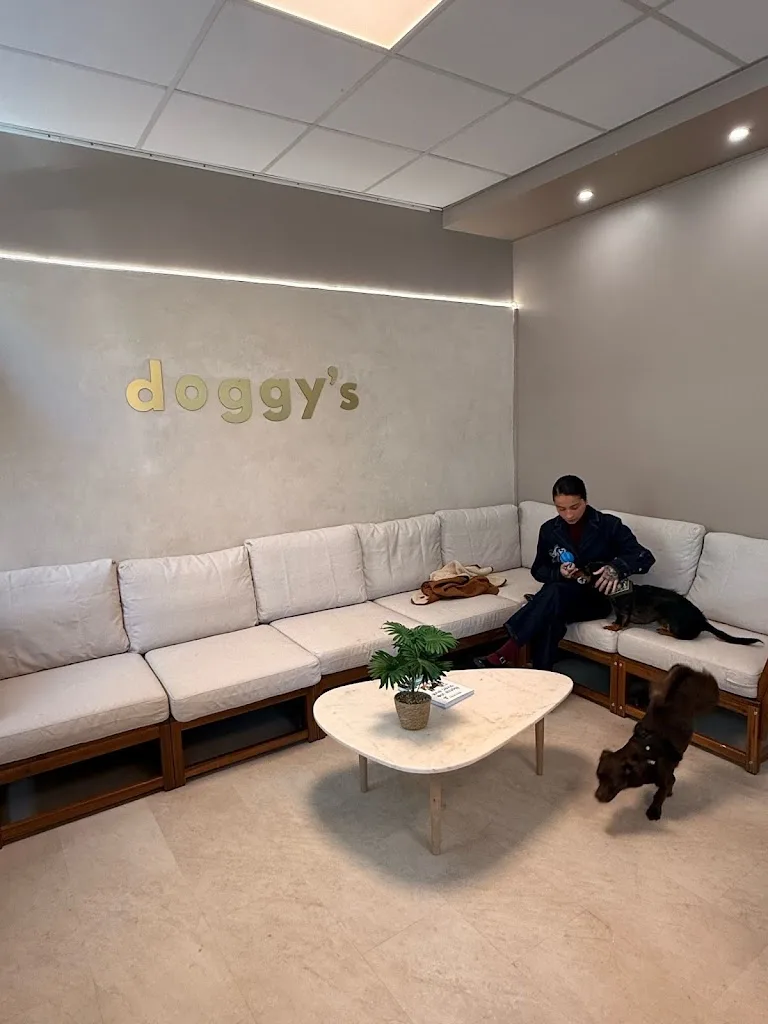 Doggy's - photo 1