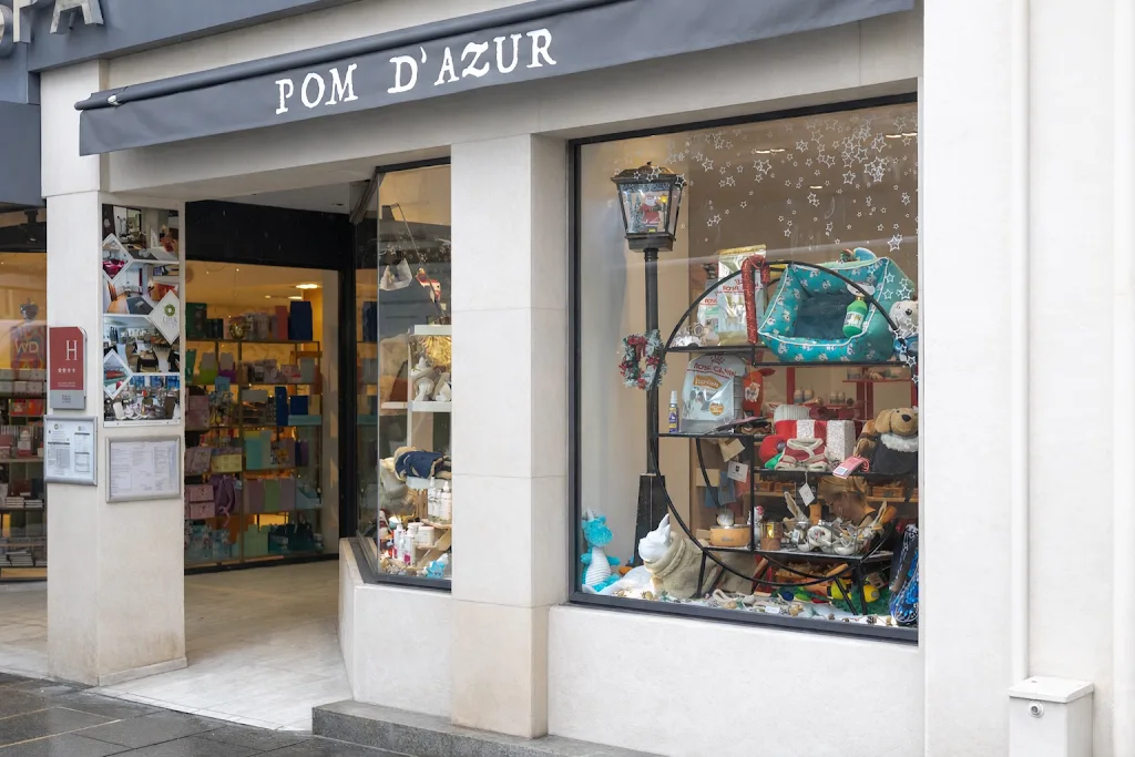 Pom d'Azur Cannes - Toiletteur Chien et Produits de Toilettage pour Chiens - Accessoires et croquettes pour Chiens - photo 1