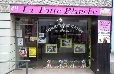 LA PATTE BLANCHE